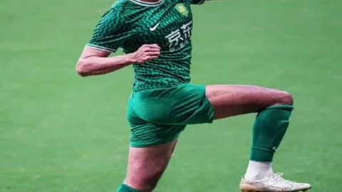 澳大利亚国脚队队长转会加盟荷甲劲旅AZ阿尔克马尔！