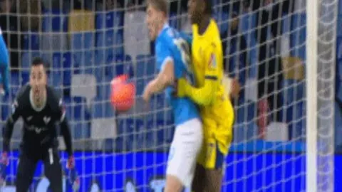 “皇马点球逆转成功，聚焦阿森纳之战，马卡社忽略马竞较量”