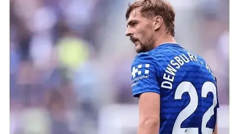 姆巴佩半年内攻入14球，以领先优势占据皇马射手榜首位。